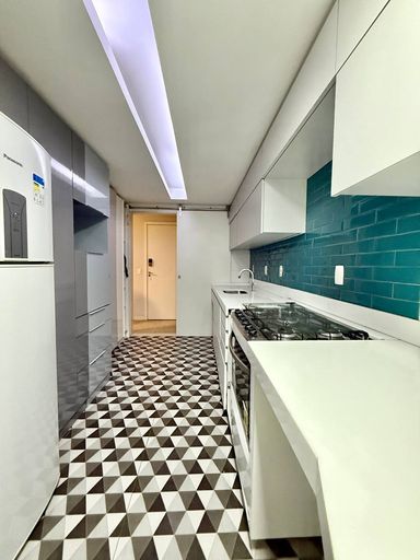 Cozinha com armários