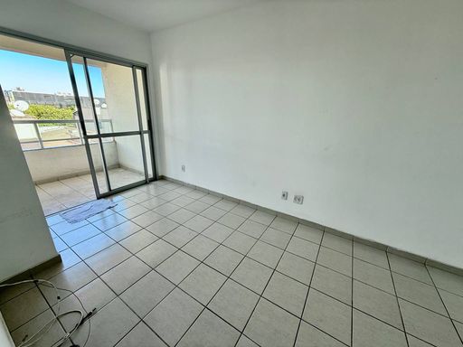 Sala com Varanda, Sol da Manhã