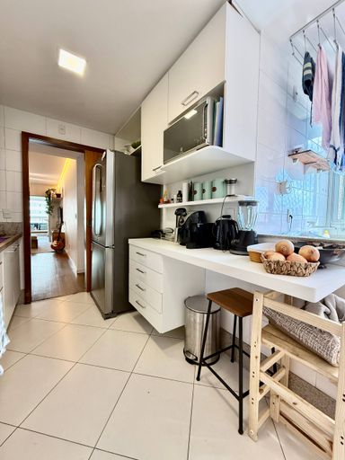 Cozinha com armarios em marcenaria