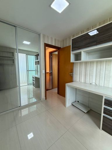 Quarto com armários