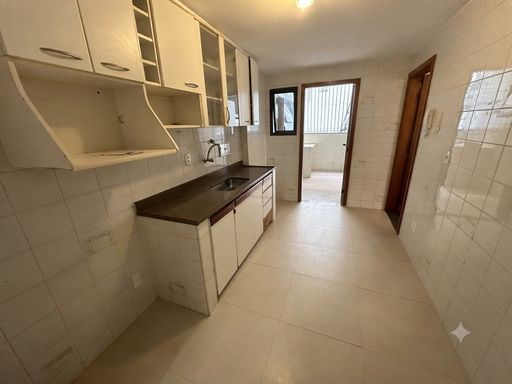 Cozinha ampla com possibilidade de integração