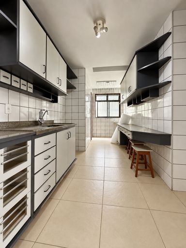 Cozinha com armários
