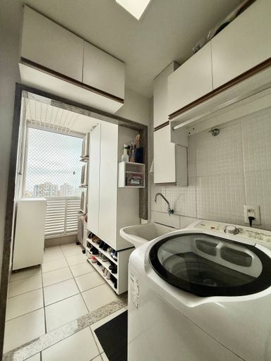 área de serviço com área tecnica