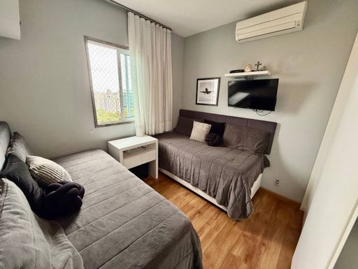 Quarto com armários