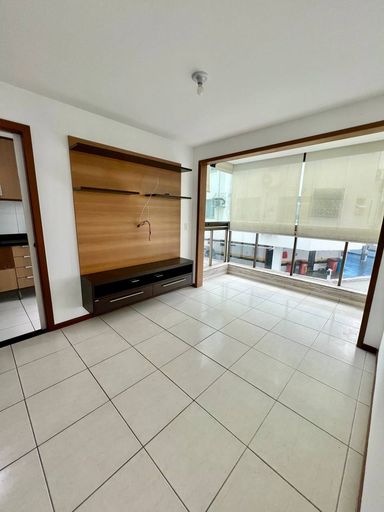 Sala com Varanda Integrada e Marcenaria embutida