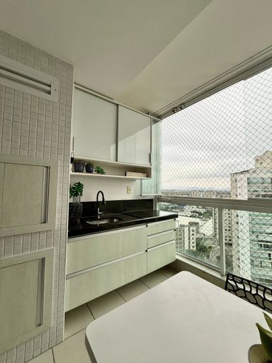 Varanda Gourmet com Vista Livre e ventilação nordeste