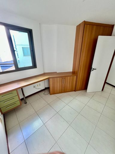 Quarto com armários