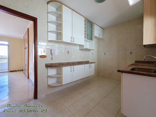 Apartamento à Venda com 3 quartos, 2 banheiros, 2 vagas e 115m² por R$ 450.000
