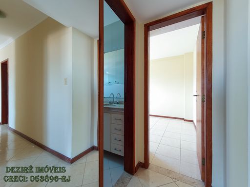 Apartamento à Venda com 3 quartos, 2 banheiros, 2 vagas e 115m² por R$ 450.000