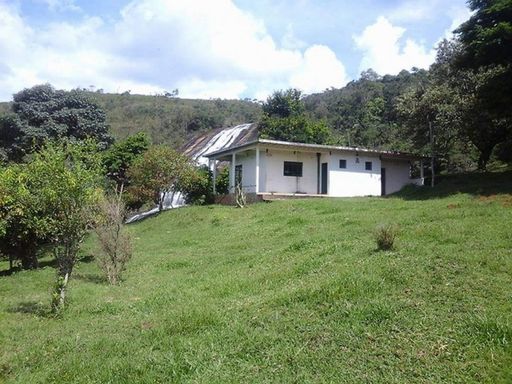 Cachoeira da Estiva - Fazenda à Venda em Carvalhos–MG