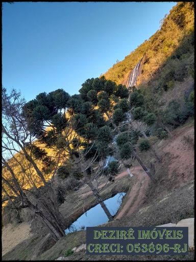 Cachoeira da Estiva - Fazenda à Venda em Carvalhos–MG