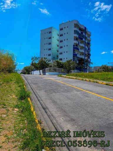 Apartamento à Venda com 3 quartos, 2 banheiros, 2 vagas e 115m² por R$ 450.000