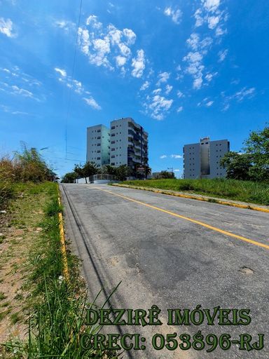 Apartamento à Venda com 3 quartos, 2 banheiros, 2 vagas e 115m² por R$ 450.000