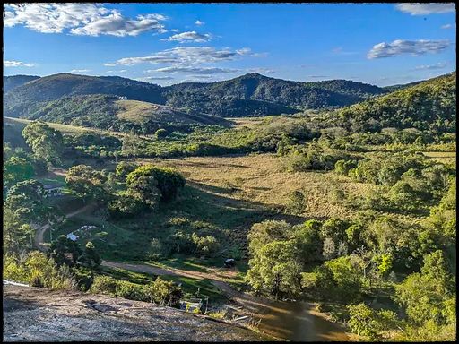 Cachoeira da Estiva - Fazenda a Venda em Carvalhos MG