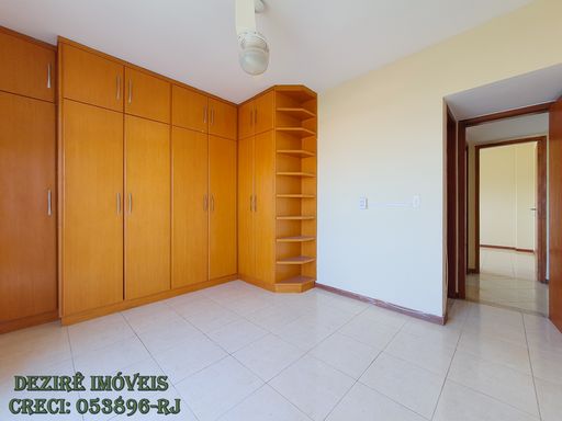 Apartamento à Venda com 3 quartos, 2 banheiros, 2 vagas e 115m² por R$ 450.000