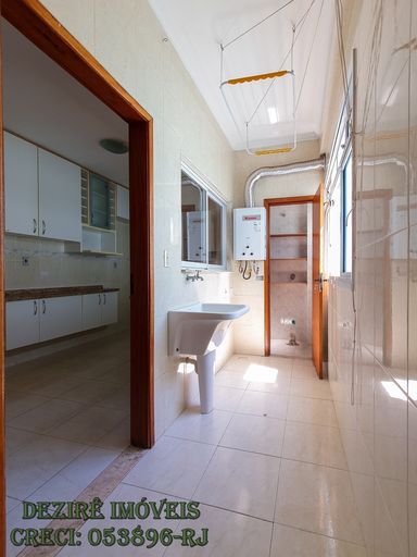 Apartamento à Venda com 3 quartos, 2 banheiros, 2 vagas e 115m² por R$ 450.000