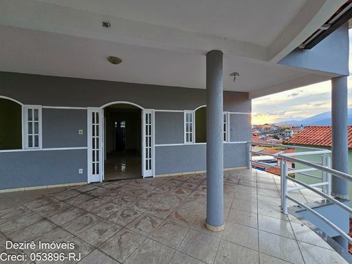 Casa com Arquitetura Circular Exclusiva no Mirante das Agulhas – Resende RJ