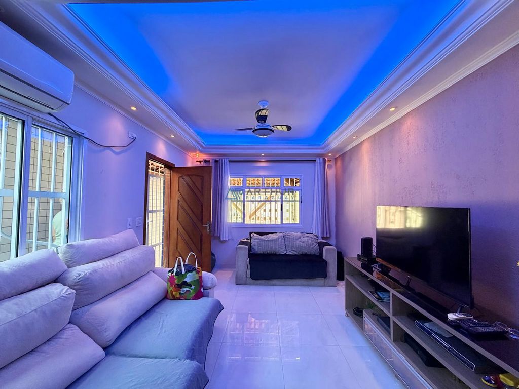 Sobrado 3 dormitórios à venda na Guilhermina, Praia Grande – 191 m² - foto 1
