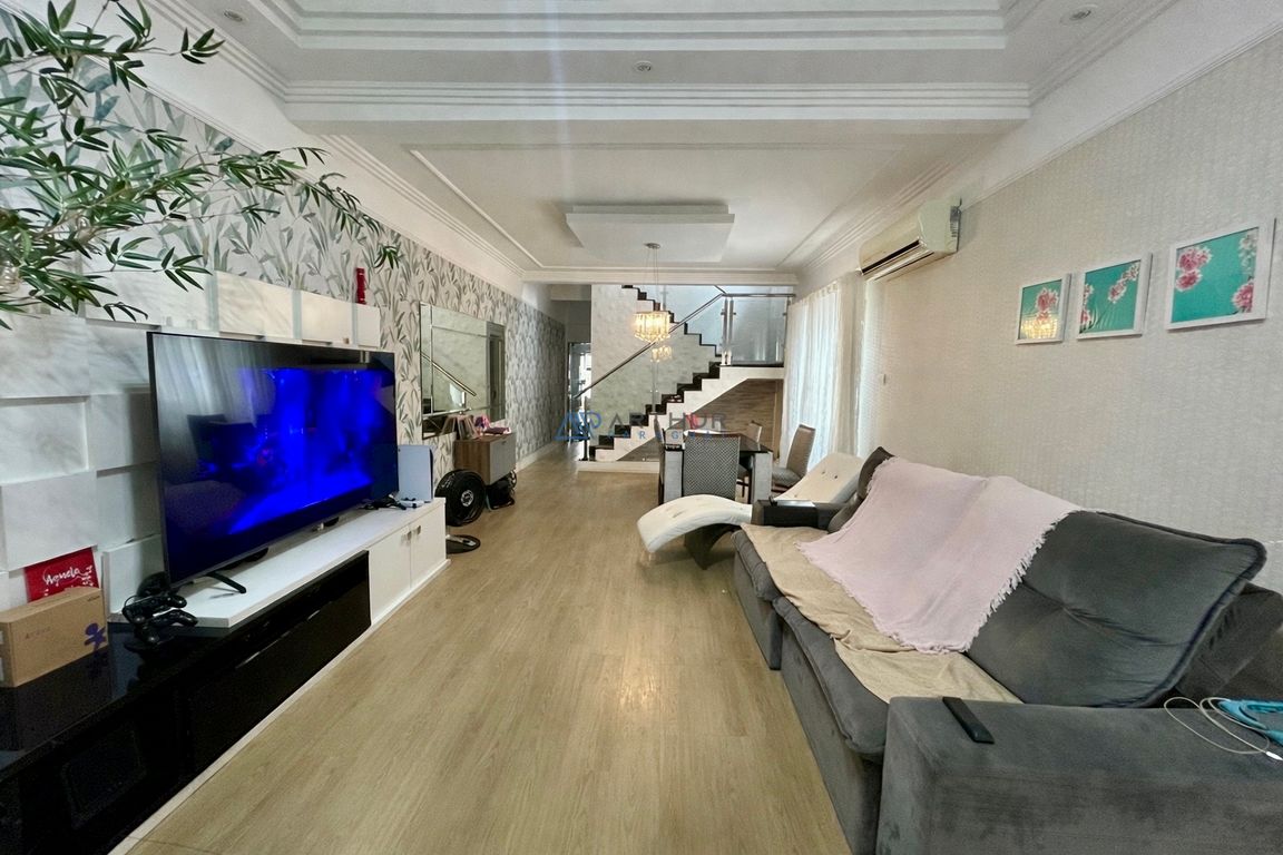 Sobrado 3 dormitórios à venda na Guilhermina, Praia Grande – 156 m² - foto 1