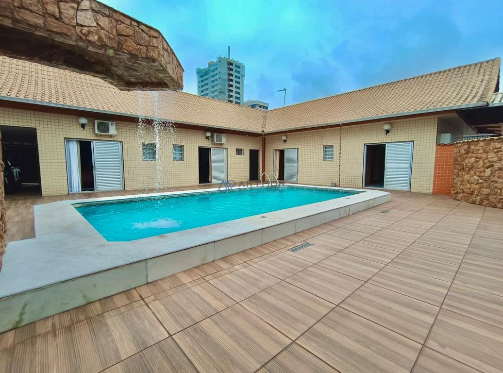 Casa 5 dormitórios à venda no Canto do Forte, Praia Grande – 360 m² - foto 1