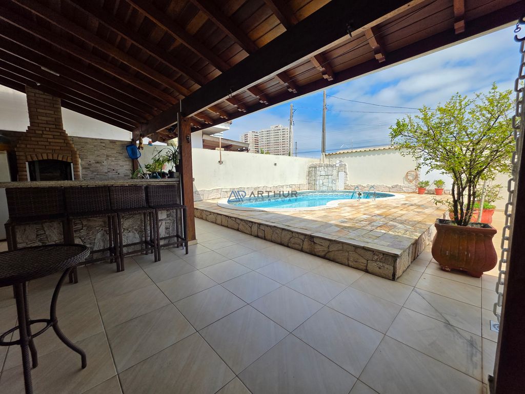 Casa 4 dormitórios à venda no Flórida, Praia Grande – 189 m² - foto 1