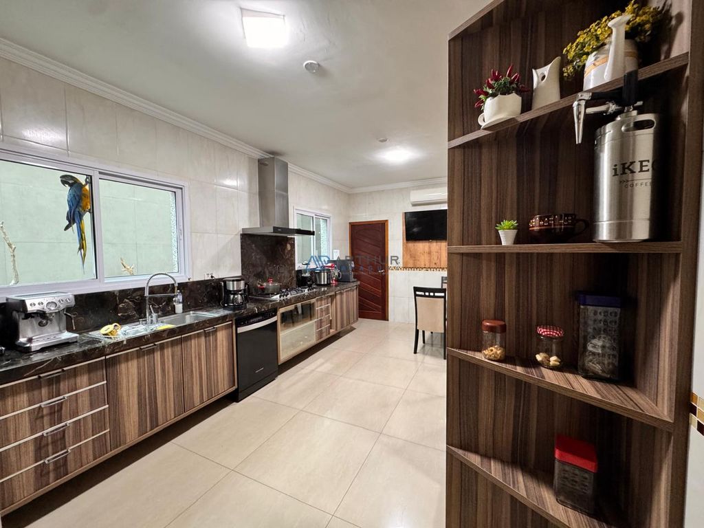Sobrado 4 dormitórios à venda no Boqueirão, Praia Grande – 192 m² - foto 1