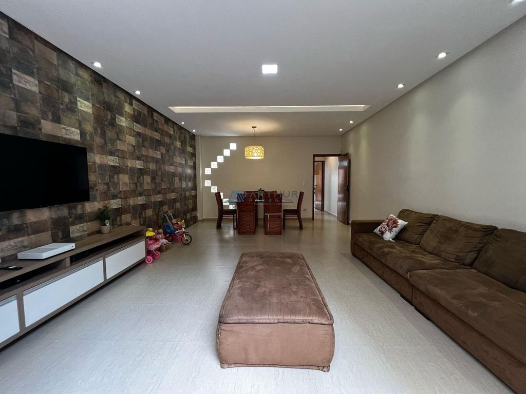 Sobrado 3 dormitórios à venda na Guilhermina, Praia Grande – 180 m² - foto 1