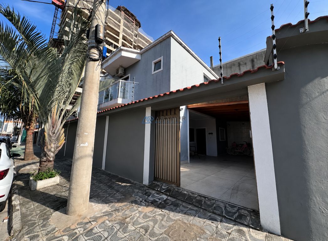 Sobrado 4 dormitórios à venda no Boqueirão, Praia Grande – 182 m² - foto 1