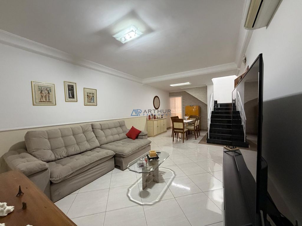 Sobrado 4 dormitórios à venda na Guilhermina, Praia Grande – 159 m² - foto 1
