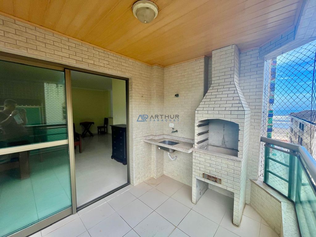 Apartamento à Venda em Mongaguá com 2 quartos, 2 banheiros, 1 vaga e 80m²