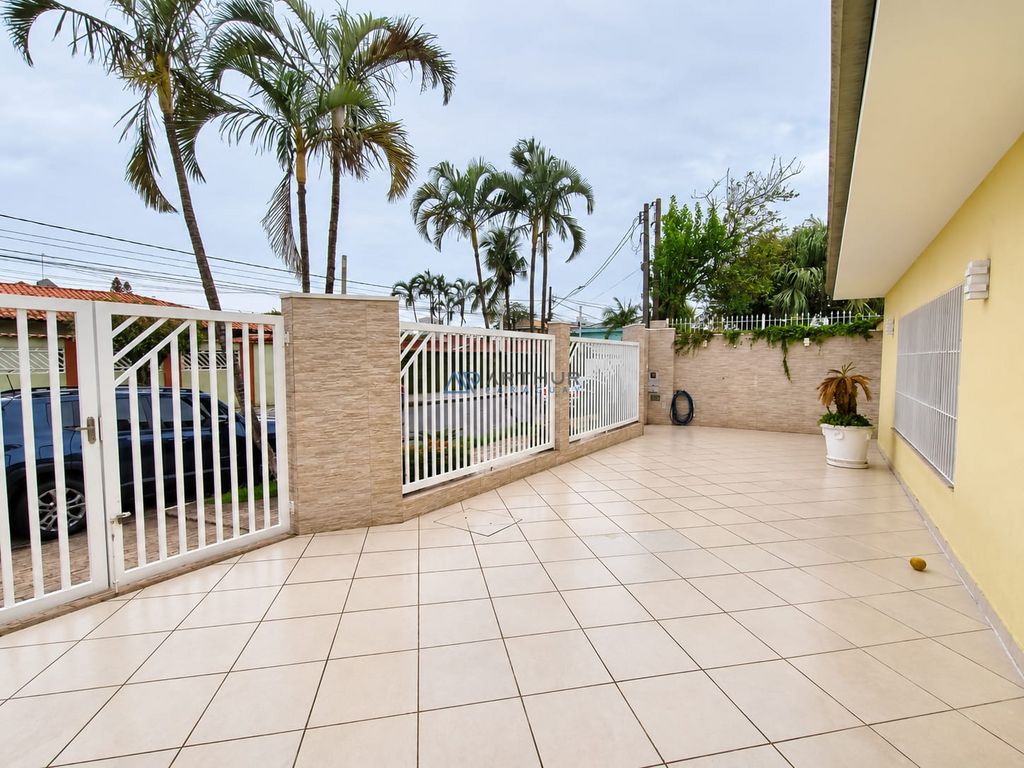 Casa 4 dormitórios à venda no Flórida, Praia Grande – 180 m² - foto 2