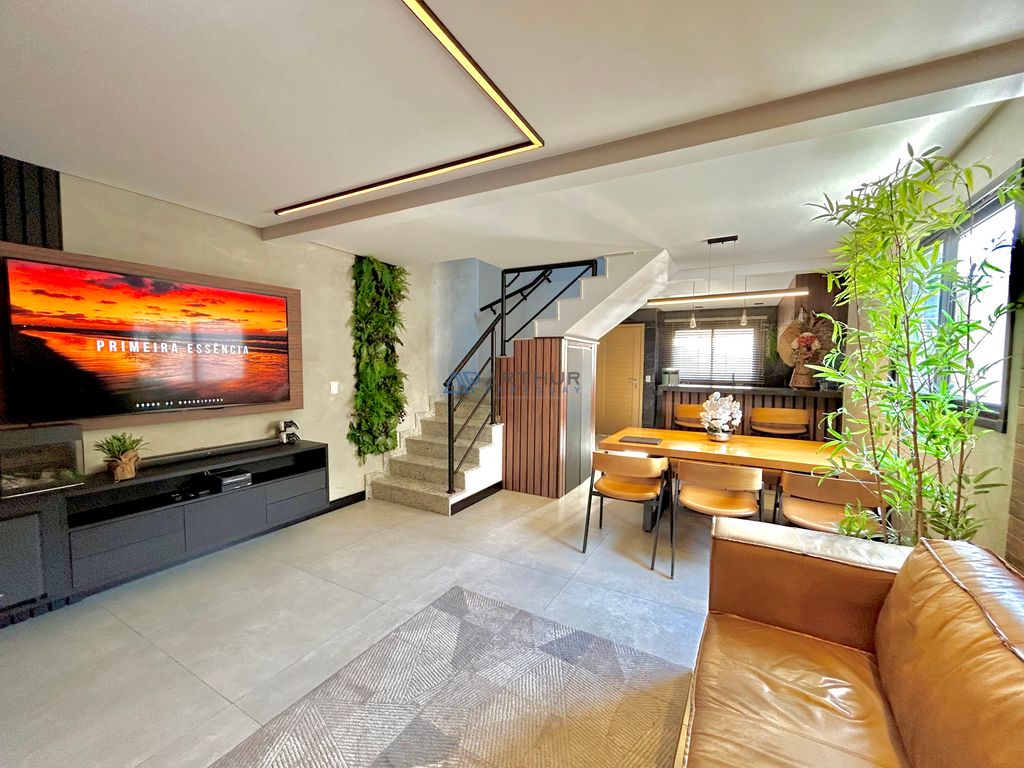 Sobrado 3 dormitórios à venda na Guilhermina, Praia Grande – 157 m² - foto 1