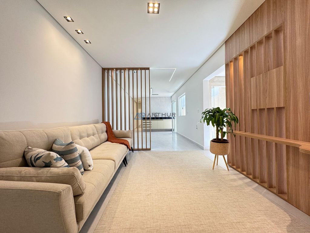 Casa 3 dormitórios à venda na Guilhermina, Praia Grande – 115 m² - foto 1