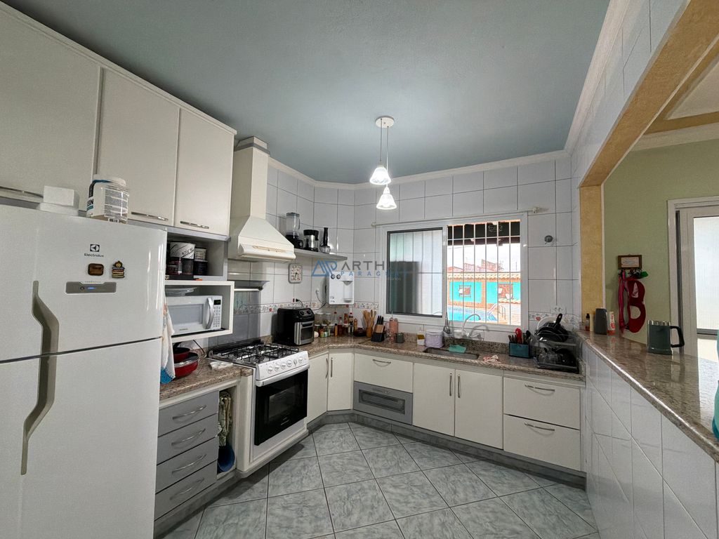 Casa 6 dormitórios à venda no Imperador, Praia Grande – 198 m² - foto 11
