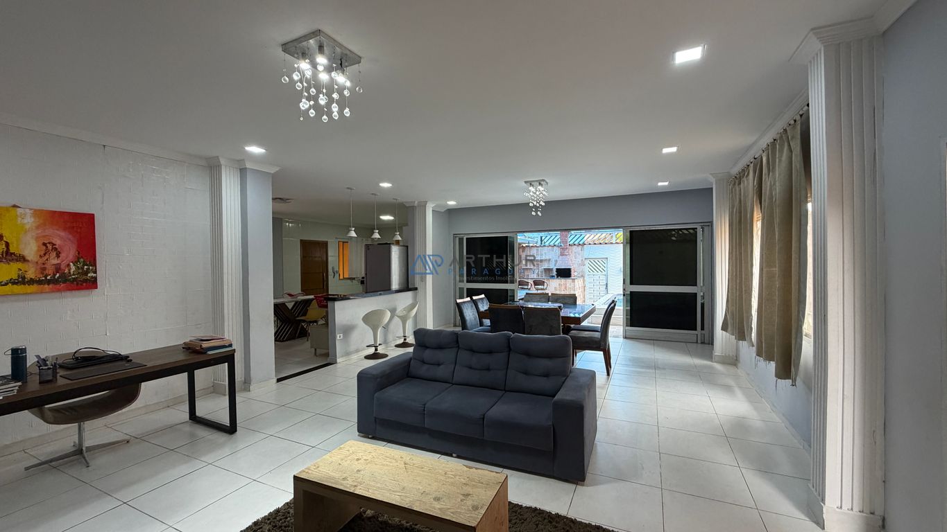Casa 4 dormitórios à venda no Flórida, Praia Grande – 194 m² - foto 1