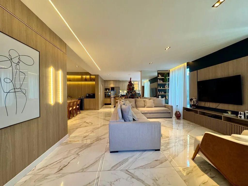 Casa 4 dormitórios à venda no Canto do Forte, Praia Grande – 300 m² - foto 1