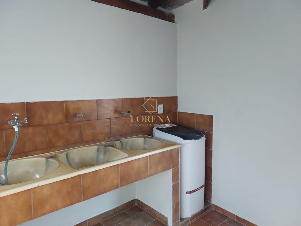 Casa com 3 quartos à venda, 185m² — foto 3 de 26