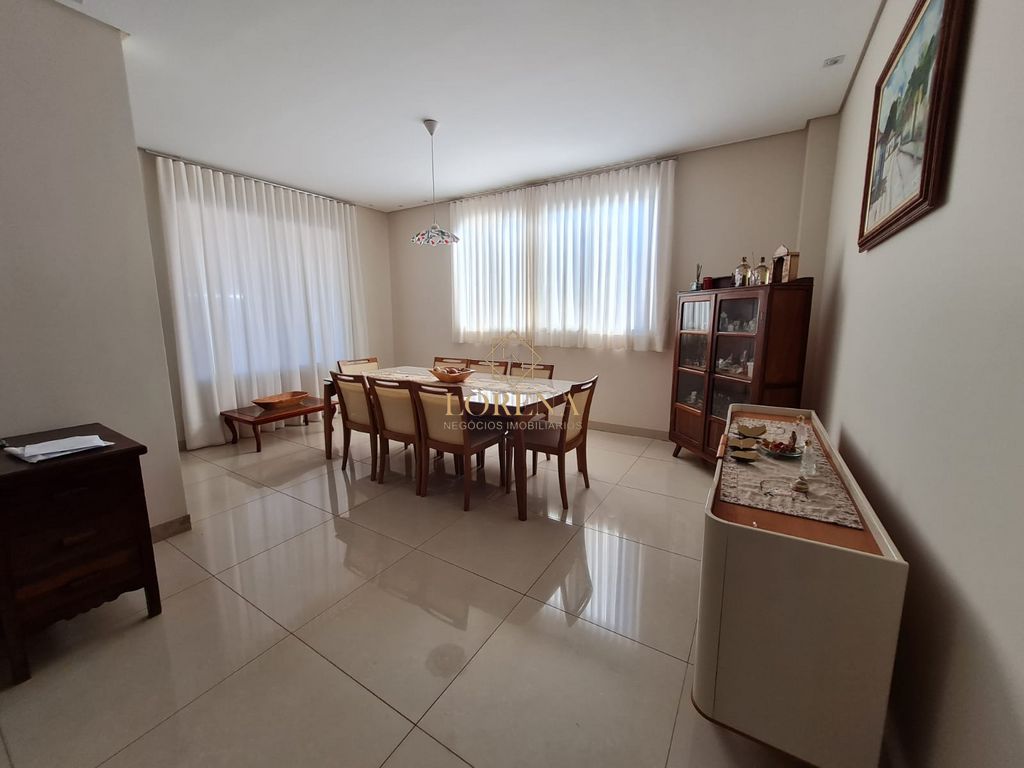 Sobrado com 4 quartos à venda, 390m² — foto 9 de 11