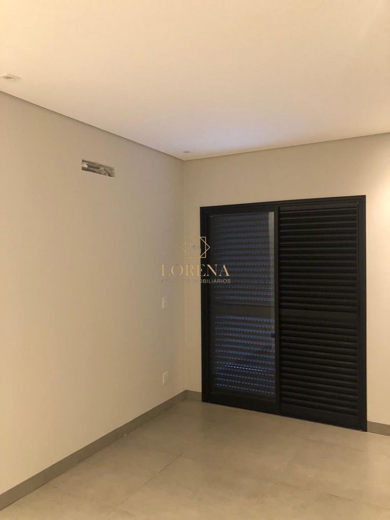 Casa de Condomínio com 4 quartos à venda, 263m² — foto 2 de 33