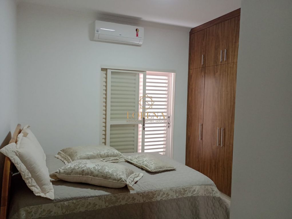 Sobrado com 4 quartos à venda, 248m² — foto 2 de 25