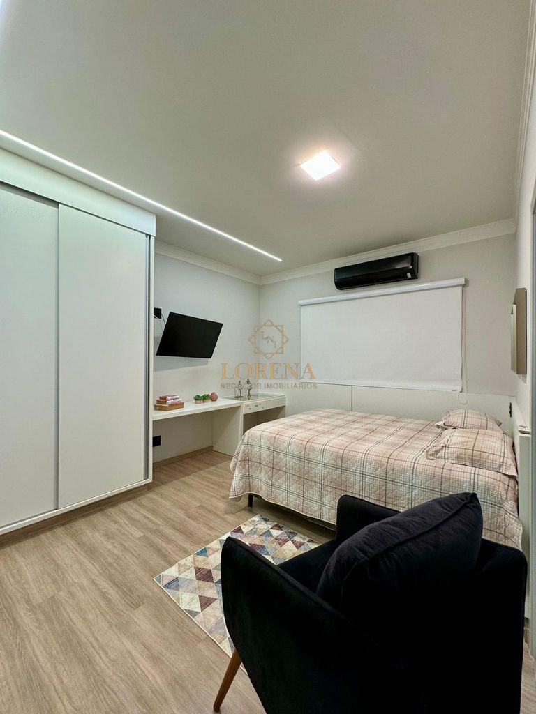 Casa de Condomínio com 4 quartos à venda, 270m² — foto 4 de 26