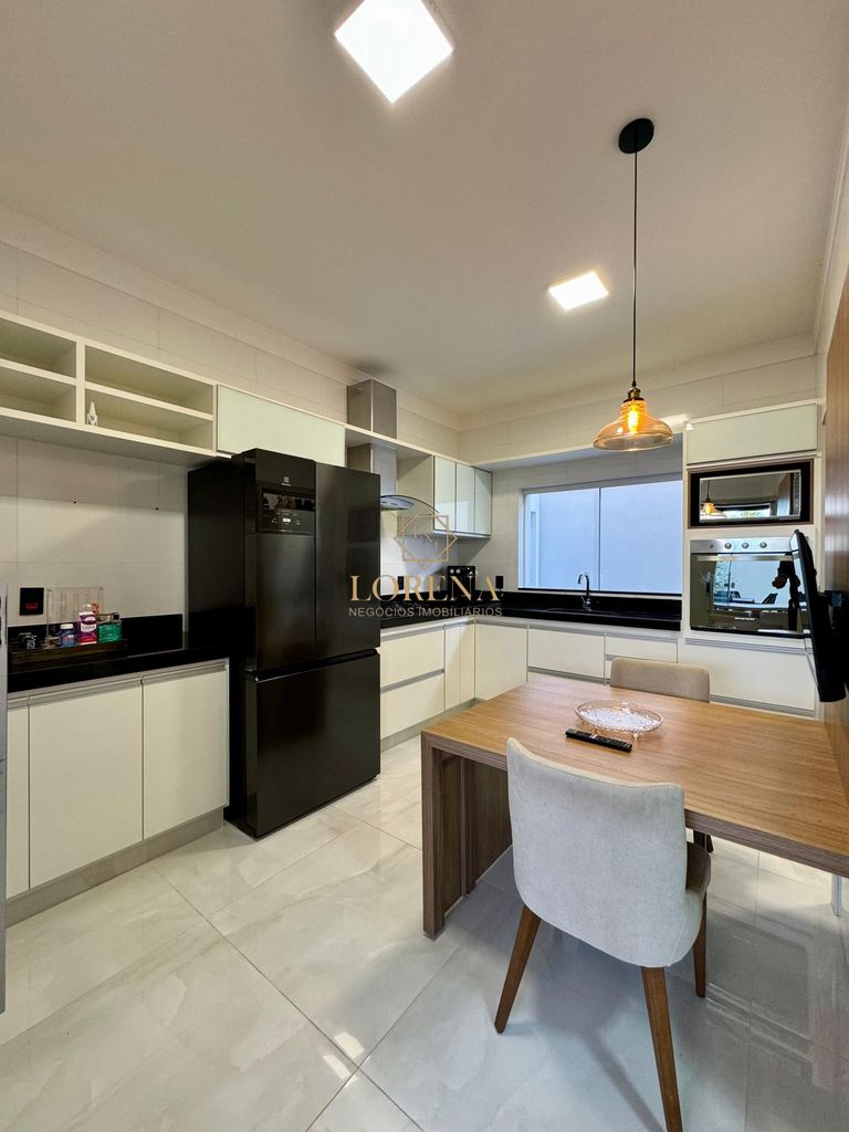Casa de Condomínio com 4 quartos à venda, 270m² — foto 15 de 26