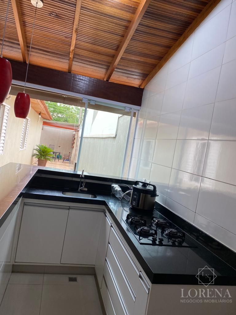 Casa com 3 quartos à venda, 200m² — foto 15 de 17