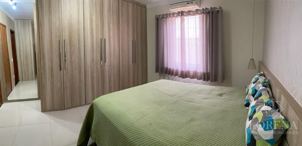 Casa com 3 quartos à venda, 200m² — foto 5 de 17
