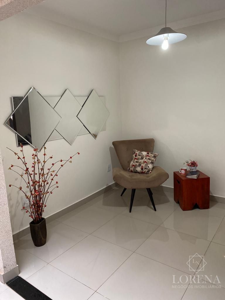 Casa com 3 quartos à venda, 200m² — foto 3 de 17