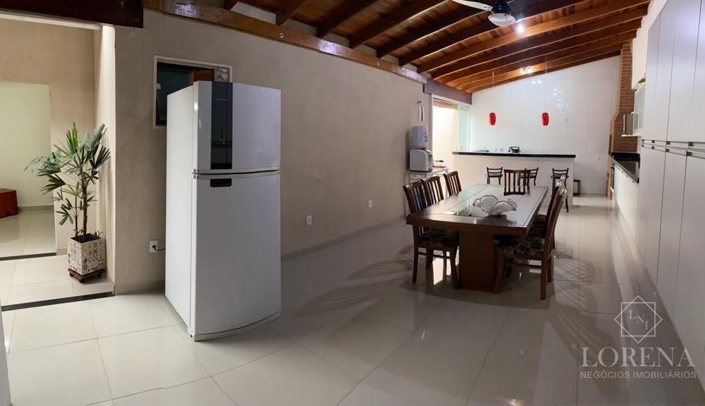 Casa com 3 quartos à venda, 200m² — foto 10 de 17