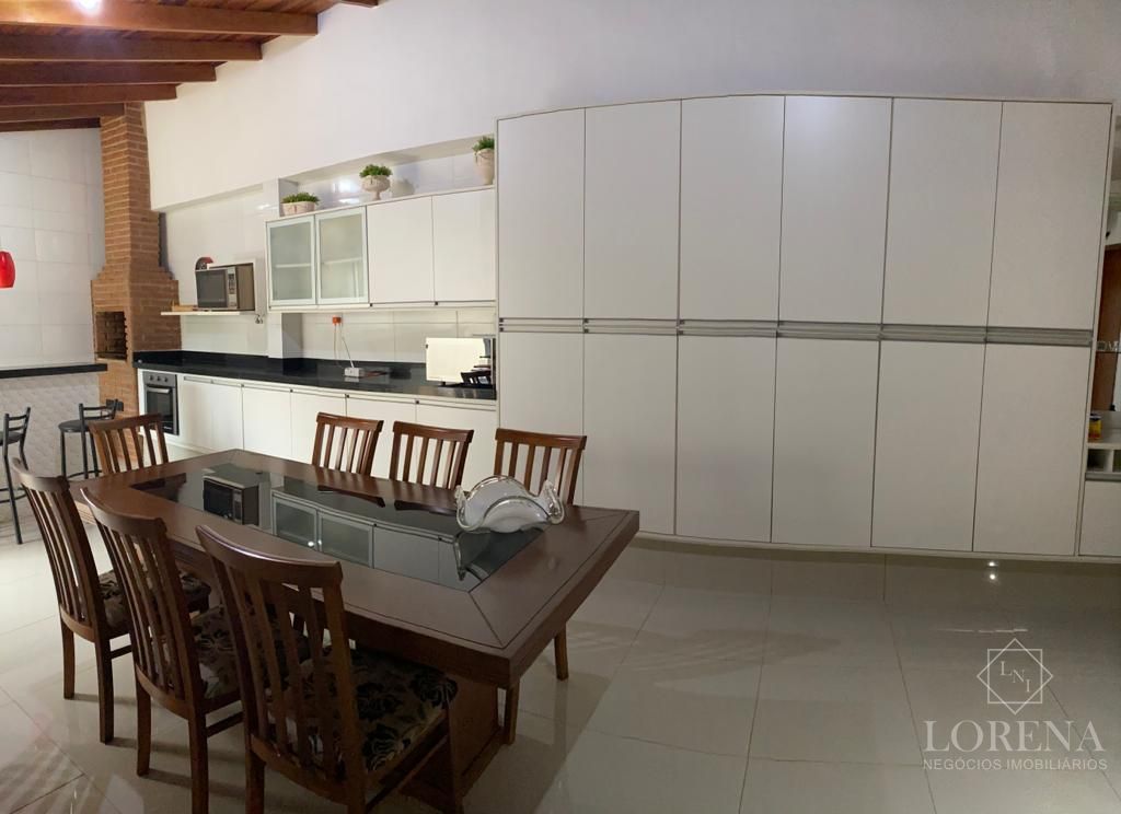 Casa com 3 quartos à venda, 200m² — foto 11 de 17