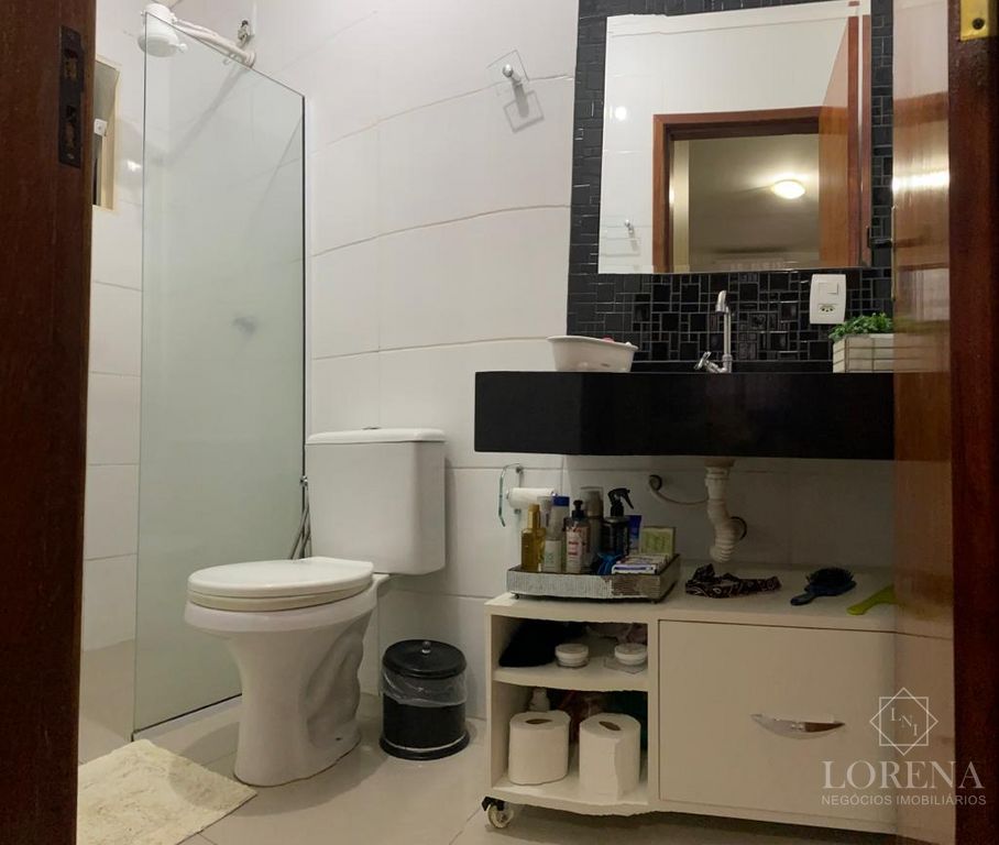 Casa com 3 quartos à venda, 200m² — foto 9 de 17