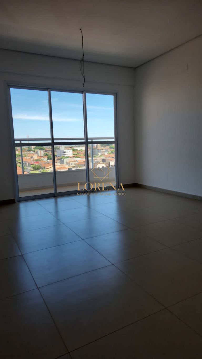 Apartamento com 2 quartos à venda, 70m² — foto 1 de 13