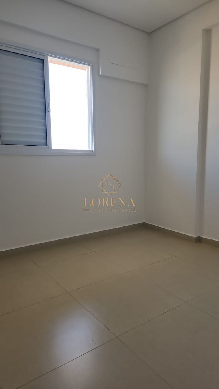 Apartamento com 2 quartos à venda, 70m² — foto 2 de 13